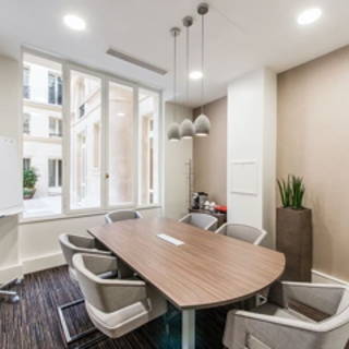 Bureau privé 16 m² 4 postes Coworking Rue du Faubourg Saint-Honoré Paris 75008 - photo 13